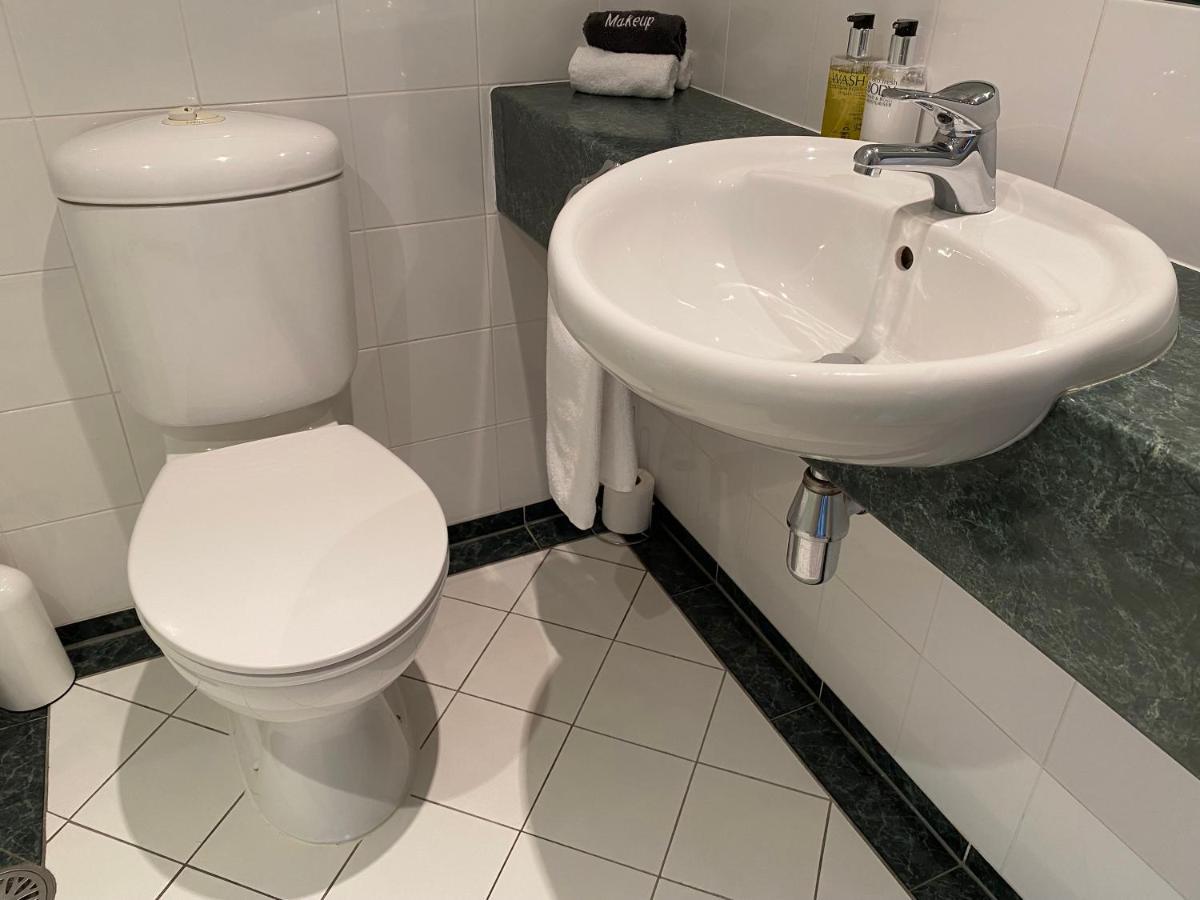 On York Motel 4*
